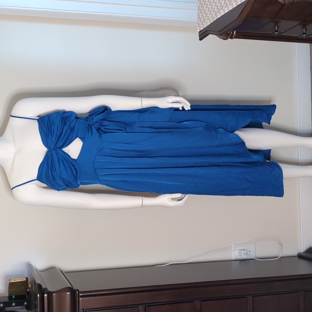 Cut out Flowy Dress